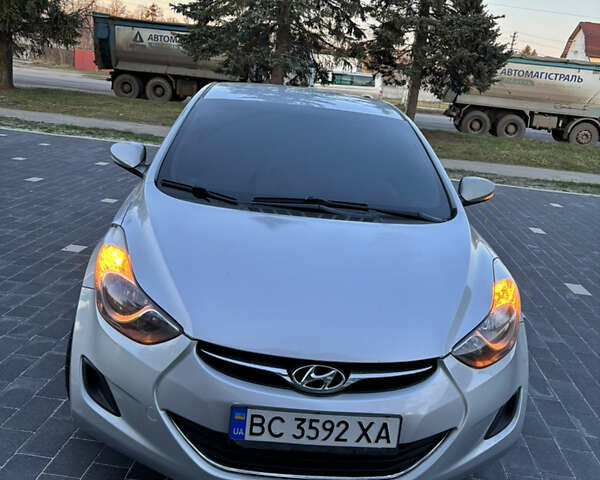 Сірий Хендай Елантра, об'ємом двигуна 1.59 л та пробігом 231 тис. км за 8700 $, фото 2 на Automoto.ua