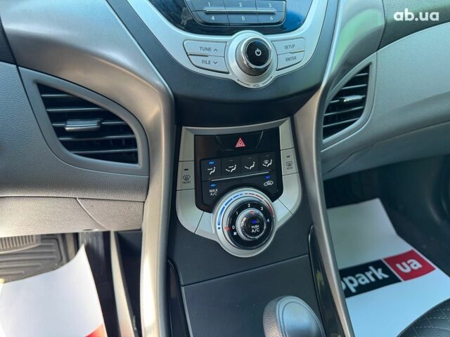 Серый Хендай Элантра, объемом двигателя 1.8 л и пробегом 235 тыс. км за 8990 $, фото 19 на Automoto.ua