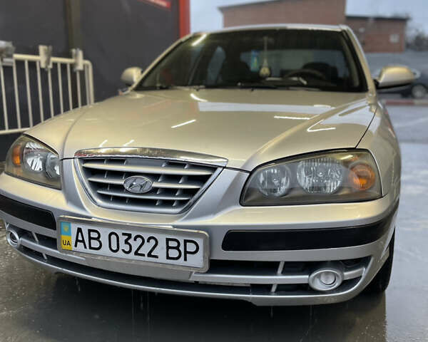 Сірий Хендай Елантра, об'ємом двигуна 1.6 л та пробігом 220 тис. км за 4550 $, фото 1 на Automoto.ua