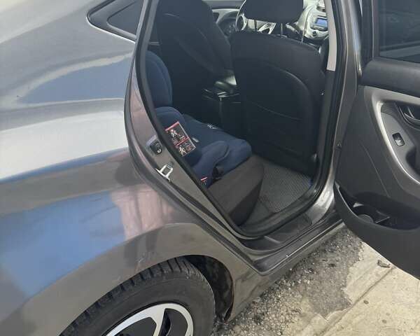 Серый Хендай Элантра, объемом двигателя 1.8 л и пробегом 205 тыс. км за 7500 $, фото 4 на Automoto.ua