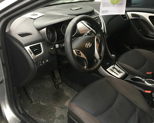 Серый Хендай Элантра, объемом двигателя 1.59 л и пробегом 234 тыс. км за 8300 $, фото 6 на Automoto.ua