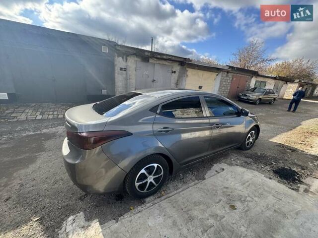Серый Хендай Элантра, объемом двигателя 1.8 л и пробегом 205 тыс. км за 7500 $, фото 10 на Automoto.ua