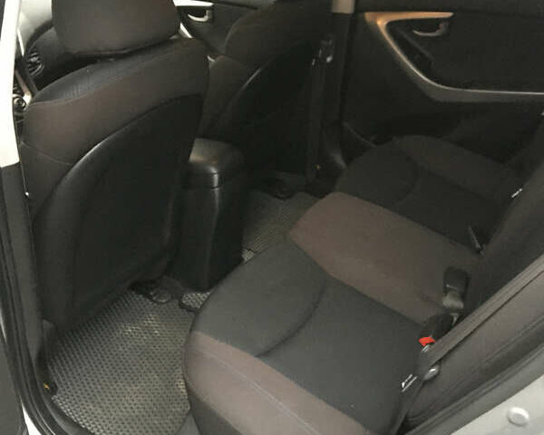 Серый Хендай Элантра, объемом двигателя 1.59 л и пробегом 234 тыс. км за 8300 $, фото 5 на Automoto.ua