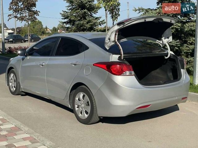 Сірий Хендай Елантра, об'ємом двигуна 1.59 л та пробігом 225 тис. км за 7200 $, фото 11 на Automoto.ua