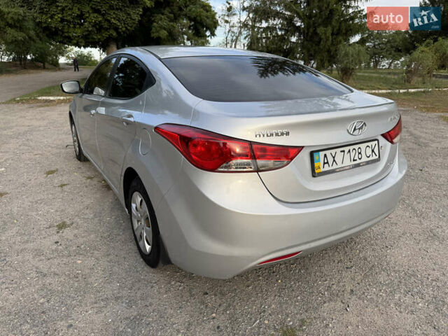 Сірий Хендай Елантра, об'ємом двигуна 1.59 л та пробігом 243 тис. км за 6950 $, фото 5 на Automoto.ua