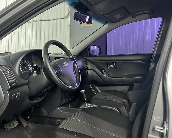 Серый Хендай Элантра, объемом двигателя 1.98 л и пробегом 185 тыс. км за 6100 $, фото 16 на Automoto.ua