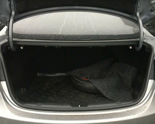 Серый Хендай Элантра, объемом двигателя 1.59 л и пробегом 234 тыс. км за 8300 $, фото 4 на Automoto.ua