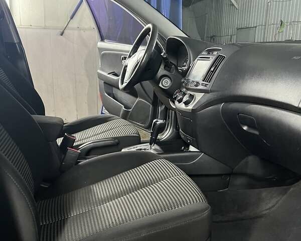 Серый Хендай Элантра, объемом двигателя 1.98 л и пробегом 185 тыс. км за 6100 $, фото 17 на Automoto.ua