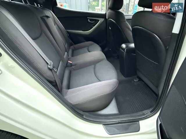 Серый Хендай Элантра, объемом двигателя 1.59 л и пробегом 138 тыс. км за 8800 $, фото 18 на Automoto.ua