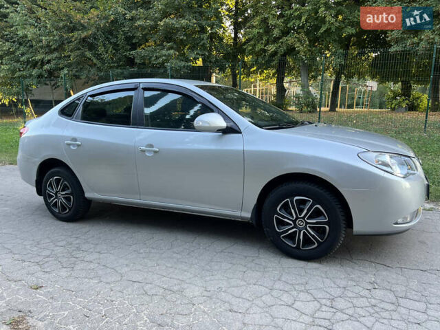 Сірий Хендай Елантра, об'ємом двигуна 1.59 л та пробігом 220 тис. км за 5500 $, фото 17 на Automoto.ua