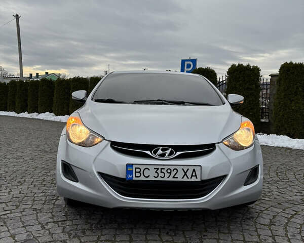Сірий Хендай Елантра, об'ємом двигуна 1.59 л та пробігом 231 тис. км за 8790 $, фото 21 на Automoto.ua