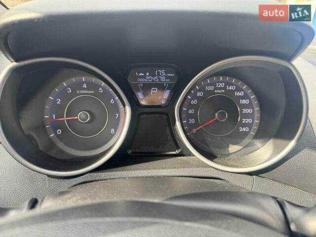 Серый Хендай Элантра, объемом двигателя 1.8 л и пробегом 205 тыс. км за 7500 $, фото 1 на Automoto.ua