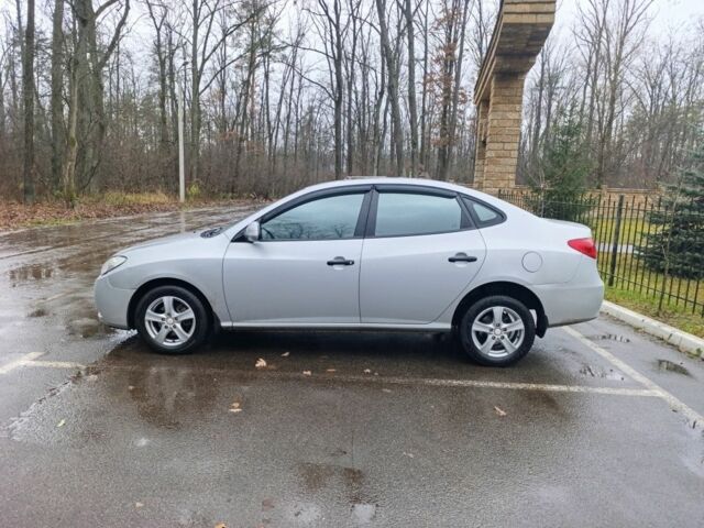 Серый Хендай Элантра, объемом двигателя 1.6 л и пробегом 213 тыс. км за 5500 $, фото 2 на Automoto.ua