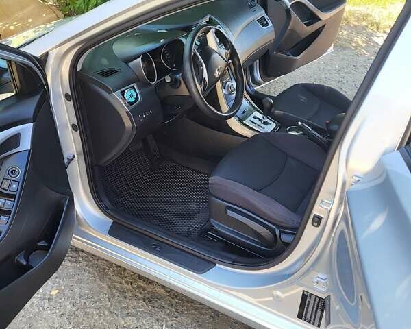 Серый Хендай Элантра, объемом двигателя 1.59 л и пробегом 205 тыс. км за 9499 $, фото 69 на Automoto.ua