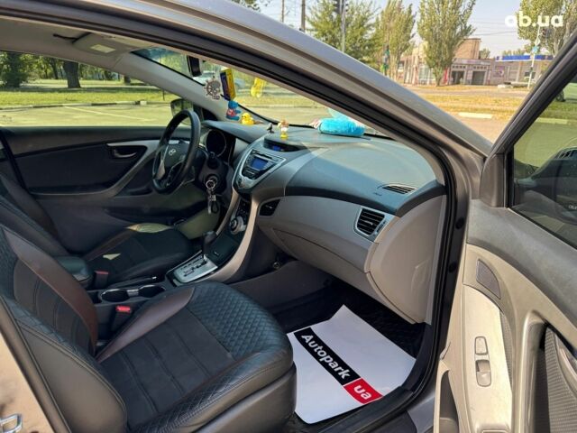 Серый Хендай Элантра, объемом двигателя 1.8 л и пробегом 235 тыс. км за 8990 $, фото 11 на Automoto.ua