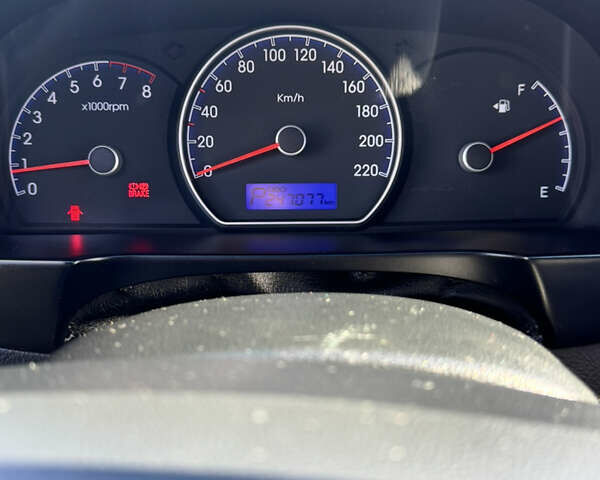 Серый Хендай Элантра, объемом двигателя 1.59 л и пробегом 247 тыс. км за 8600 $, фото 12 на Automoto.ua