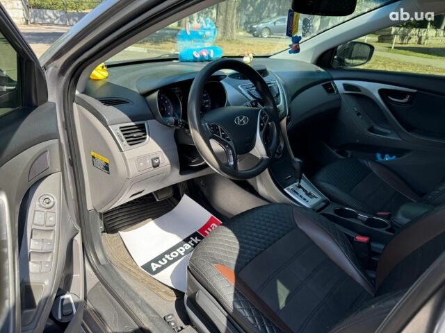 Серый Хендай Элантра, объемом двигателя 1.8 л и пробегом 235 тыс. км за 8990 $, фото 8 на Automoto.ua