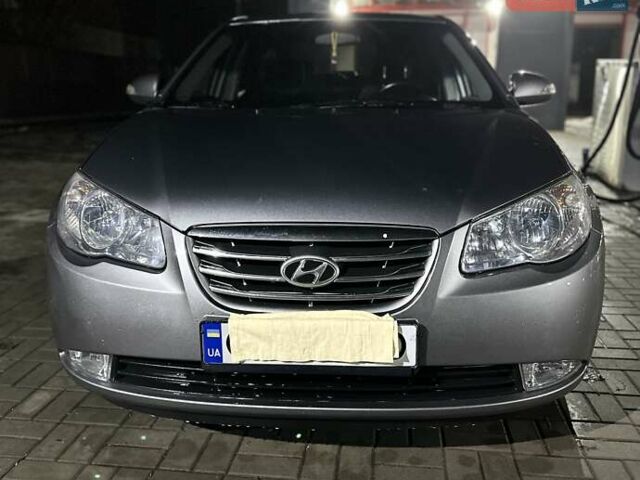 Хендай Элантра 2011 в Прилуках на Automoto.ua Серый Хендай Элантра, объемом двигателя 1.98 л и пробегом 173 тыс. км за 6100 $, фото 3 на Automoto.ua