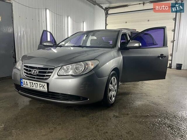 Серый Хендай Элантра, объемом двигателя 1.98 л и пробегом 185 тыс. км за 6100 $, фото 3 на Automoto.ua
