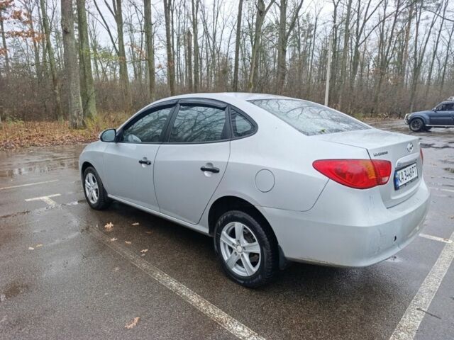 Серый Хендай Элантра, объемом двигателя 1.6 л и пробегом 213 тыс. км за 5500 $, фото 1 на Automoto.ua