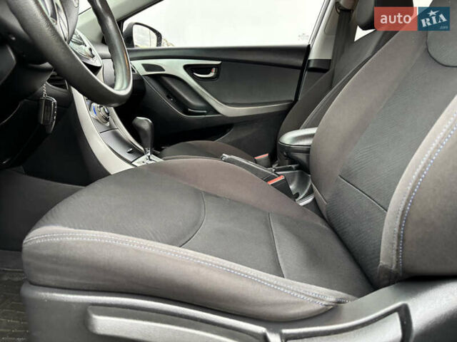 Сірий Хендай Елантра, об'ємом двигуна 1.59 л та пробігом 231 тис. км за 8700 $, фото 36 на Automoto.ua
