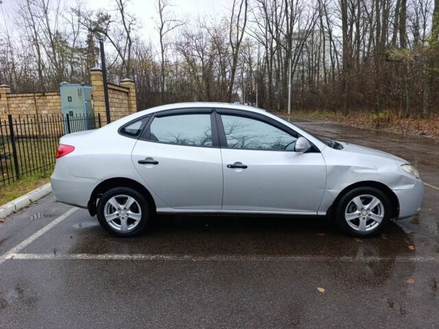 Серый Хендай Элантра, объемом двигателя 1.6 л и пробегом 213 тыс. км за 5500 $, фото 3 на Automoto.ua