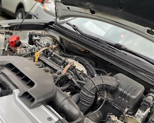 Серый Хендай Элантра, объемом двигателя 1.6 л и пробегом 184 тыс. км за 5400 $, фото 16 на Automoto.ua