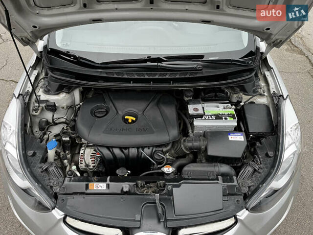 Серый Хендай Элантра, объемом двигателя 1.8 л и пробегом 95 тыс. км за 10000 $, фото 23 на Automoto.ua