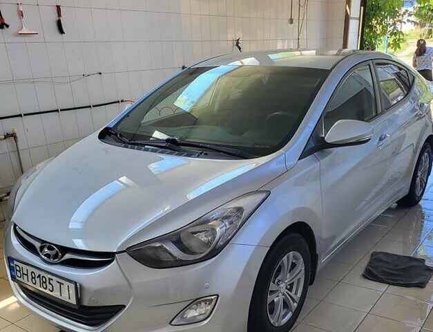 Серый Хендай Элантра, объемом двигателя 1.59 л и пробегом 205 тыс. км за 9499 $, фото 2 на Automoto.ua