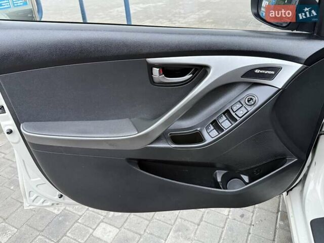 Серый Хендай Элантра, объемом двигателя 1.59 л и пробегом 138 тыс. км за 8800 $, фото 11 на Automoto.ua