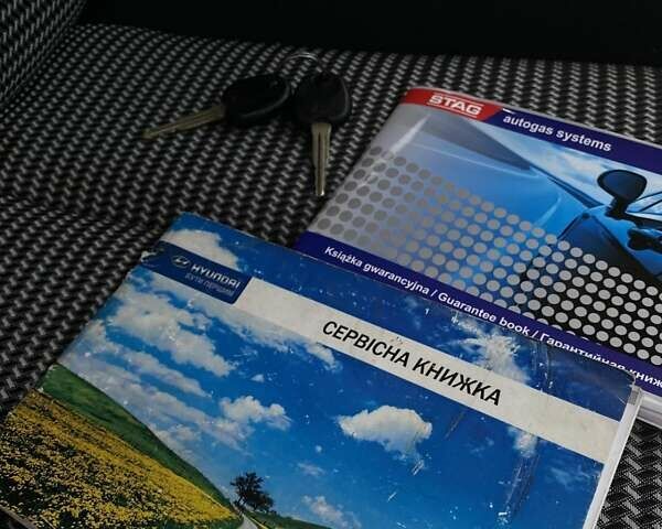 Сірий Хендай Елантра, об'ємом двигуна 1.59 л та пробігом 182 тис. км за 5300 $, фото 19 на Automoto.ua