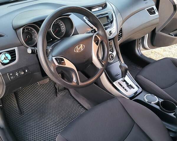 Серый Хендай Элантра, объемом двигателя 1.59 л и пробегом 205 тыс. км за 9499 $, фото 82 на Automoto.ua