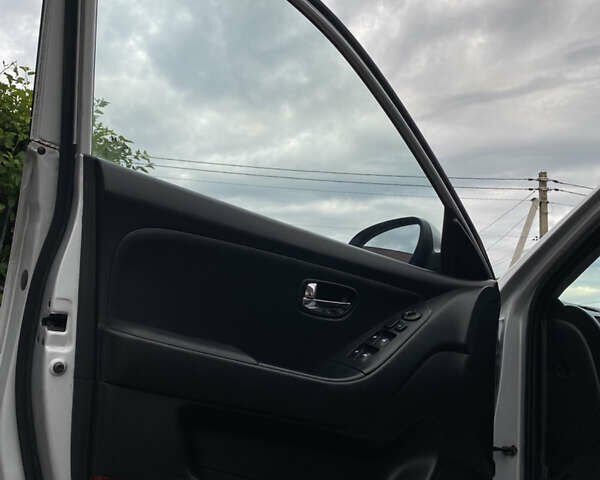 Сірий Хендай Елантра, об'ємом двигуна 1.59 л та пробігом 181 тис. км за 4950 $, фото 53 на Automoto.ua