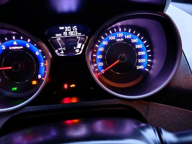 Серый Хендай Элантра, объемом двигателя 1.6 л и пробегом 192 тыс. км за 8600 $, фото 10 на Automoto.ua