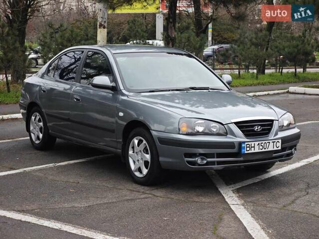 Серый Хендай Элантра, объемом двигателя 1.6 л и пробегом 197 тыс. км за 4400 $, фото 3 на Automoto.ua
