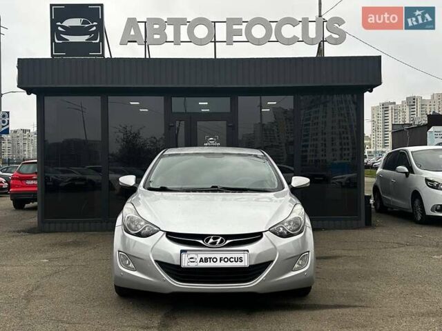 Сірий Хендай Елантра, об'ємом двигуна 1.59 л та пробігом 225 тис. км за 9990 $, фото 3 на Automoto.ua