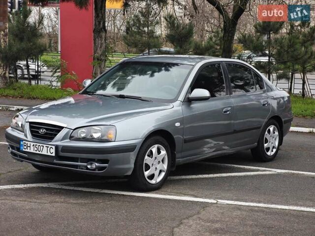 Серый Хендай Элантра, объемом двигателя 1.6 л и пробегом 197 тыс. км за 4400 $, фото 1 на Automoto.ua