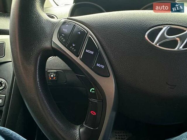Сірий Хендай Елантра, об'ємом двигуна 1.59 л та пробігом 232 тис. км за 8290 $, фото 17 на Automoto.ua