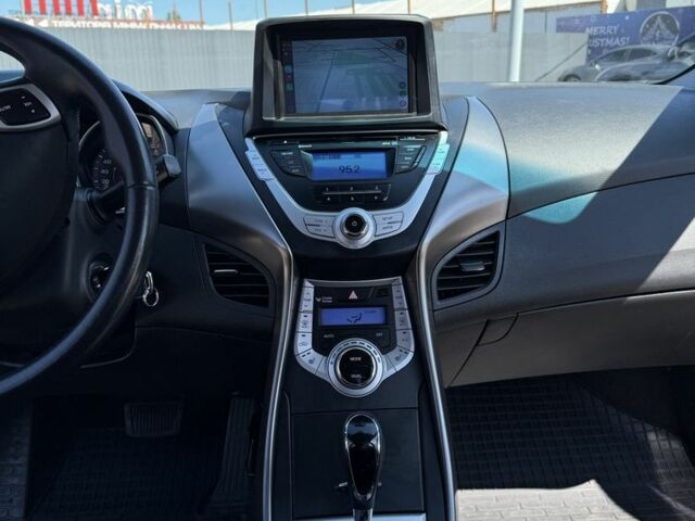 Сірий Хендай Елантра, об'ємом двигуна 1.6 л та пробігом 181 тис. км за 8900 $, фото 11 на Automoto.ua