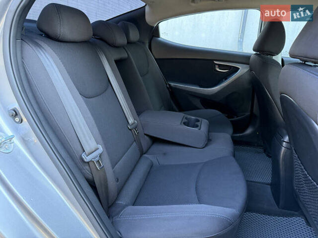 Хендай Элантра 2012 в Тернополе на Automoto.ua Серый Хендай Элантра, объемом двигателя 1.8 л и пробегом 168 тыс. км за 7500 $, фото 50 на Automoto.ua