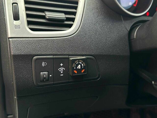 Сірий Хендай Елантра, об'ємом двигуна 0 л та пробігом 232 тис. км за 8290 $, фото 15 на Automoto.ua