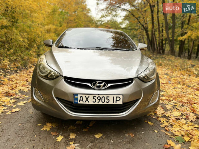 Серый Хендай Элантра, объемом двигателя 1.8 л и пробегом 220 тыс. км за 7900 $, фото 4 на Automoto.ua