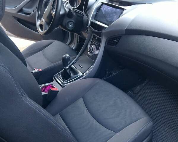 Серый Хендай Элантра, объемом двигателя 1.59 л и пробегом 231 тыс. км за 8000 $, фото 17 на Automoto.ua