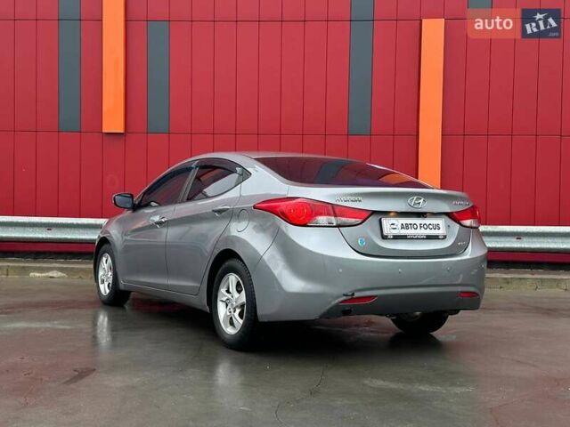 Сірий Хендай Елантра, об'ємом двигуна 1.59 л та пробігом 232 тис. км за 8290 $, фото 4 на Automoto.ua