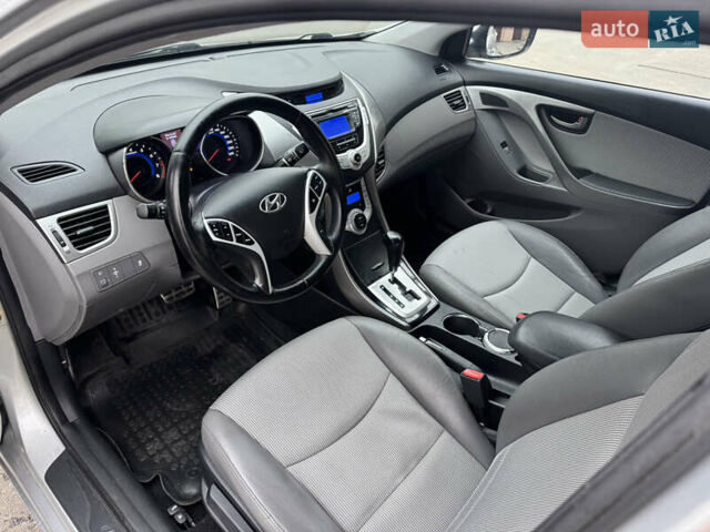 Сірий Хендай Елантра, об'ємом двигуна 1.59 л та пробігом 87 тис. км за 9800 $, фото 14 на Automoto.ua