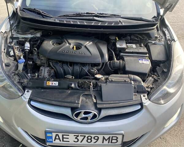 Хендай Элантра 2012 в Днепре (Днепропетровске) на Automoto.ua Серый Хендай Элантра, объемом двигателя 1.8 л и пробегом 194 тыс. км за 8300 $, фото 7 на Automoto.ua
