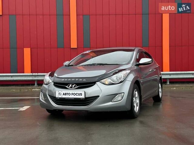 Сірий Хендай Елантра, об'ємом двигуна 1.59 л та пробігом 232 тис. км за 8290 $, фото 3 на Automoto.ua