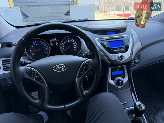 Хендай Элантра 2012 в Тернополе на Automoto.ua Серый Хендай Элантра, объемом двигателя 1.8 л и пробегом 168 тыс. км за 7500 $, фото 40 на Automoto.ua