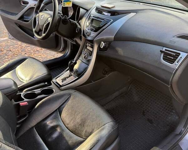 Сірий Хендай Елантра, об'ємом двигуна 1.8 л та пробігом 220 тис. км за 8600 $, фото 7 на Automoto.ua