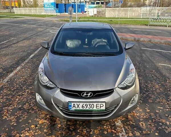 Сірий Хендай Елантра, об'ємом двигуна 1.8 л та пробігом 220 тис. км за 8600 $, фото 4 на Automoto.ua